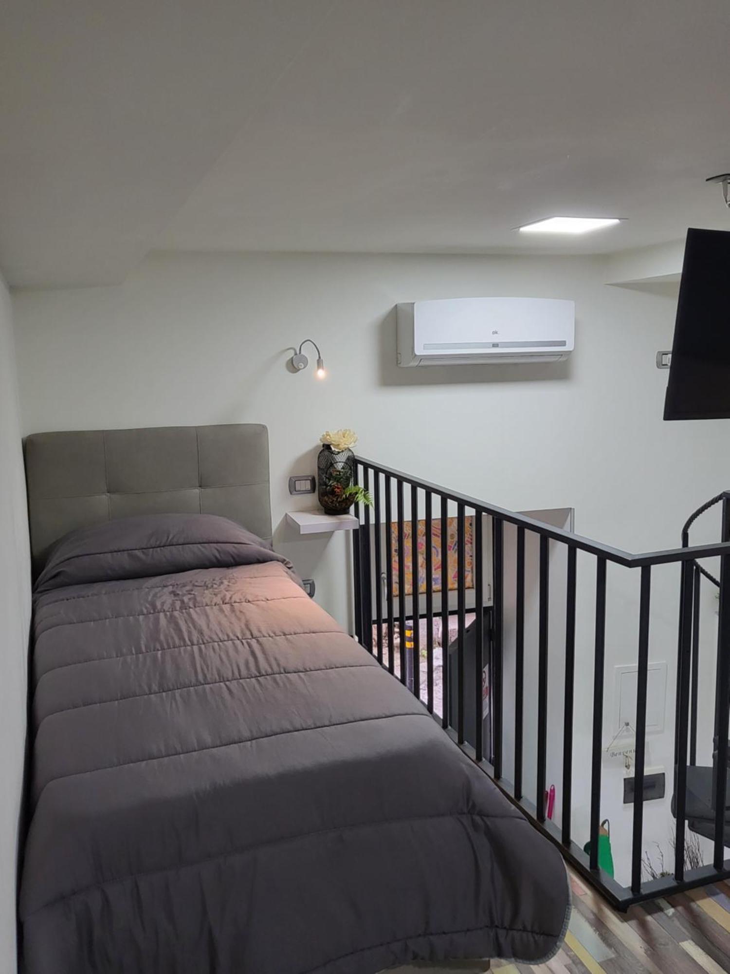 Apartament L'Approdo Di Dante Neapol Zewnętrze zdjęcie