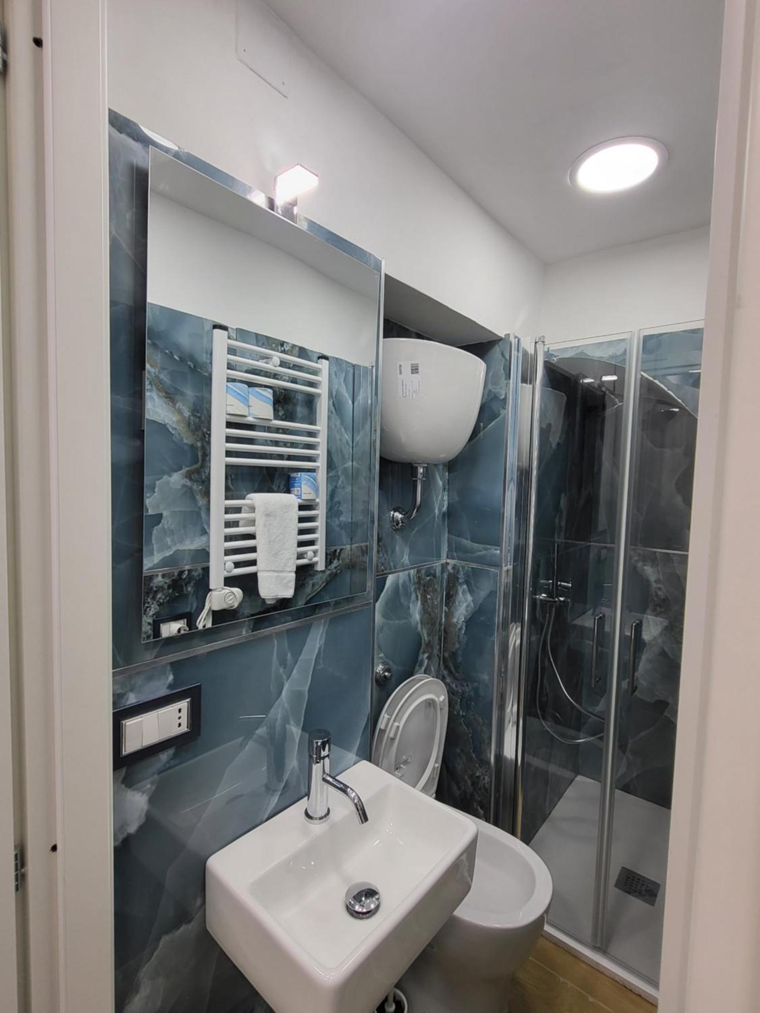 Apartament L'Approdo Di Dante Neapol Zewnętrze zdjęcie