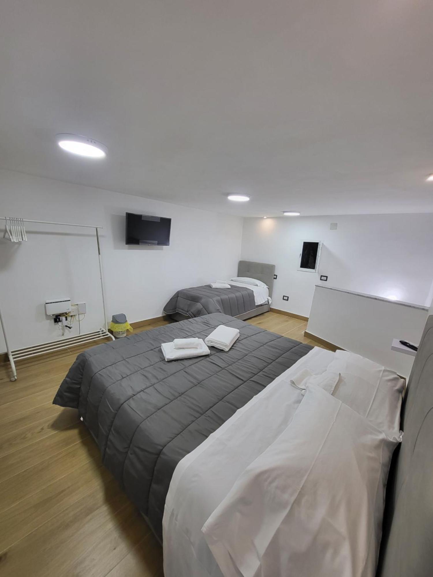 Apartament L'Approdo Di Dante Neapol Zewnętrze zdjęcie