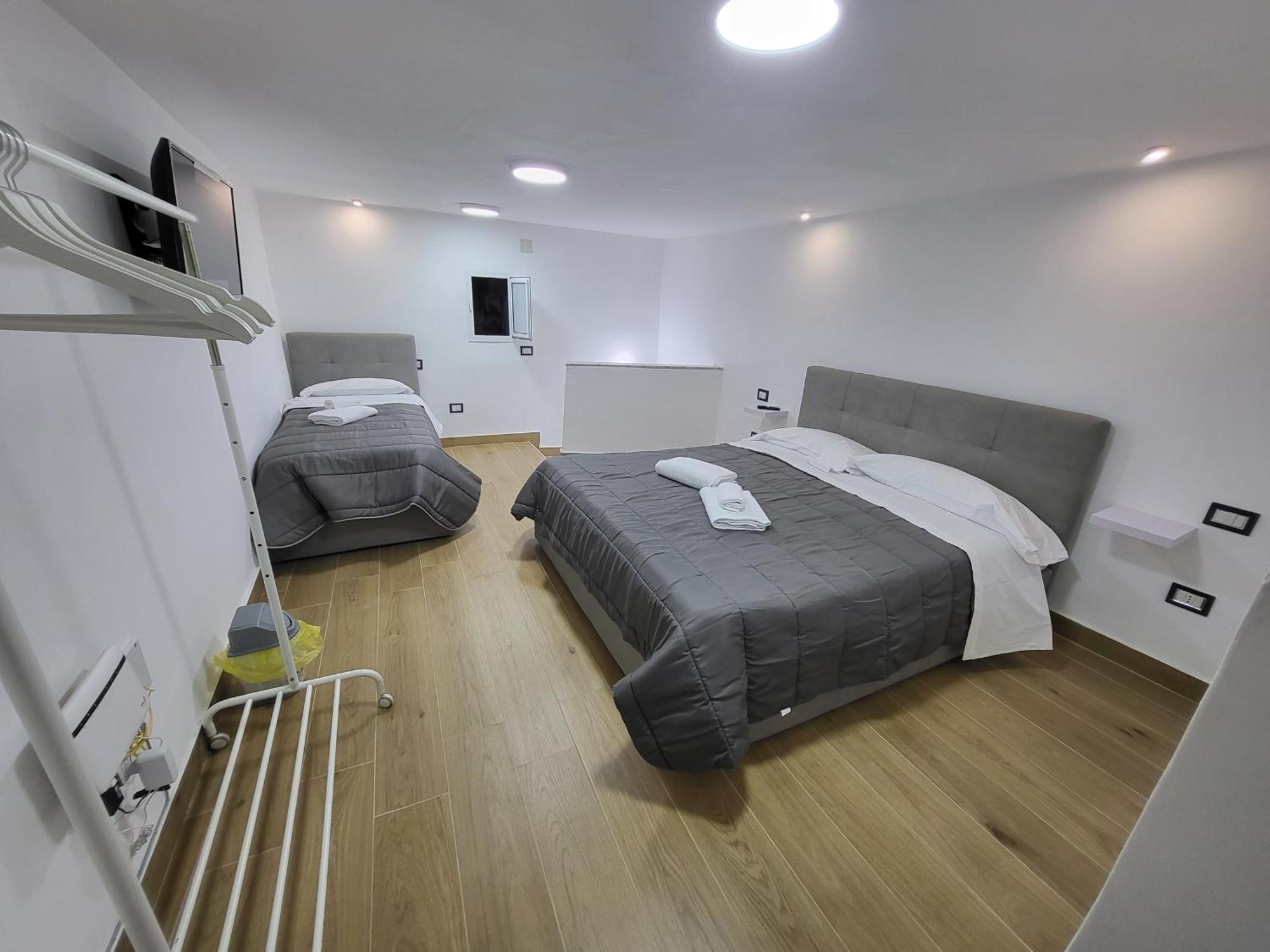 Apartament L'Approdo Di Dante Neapol Zewnętrze zdjęcie