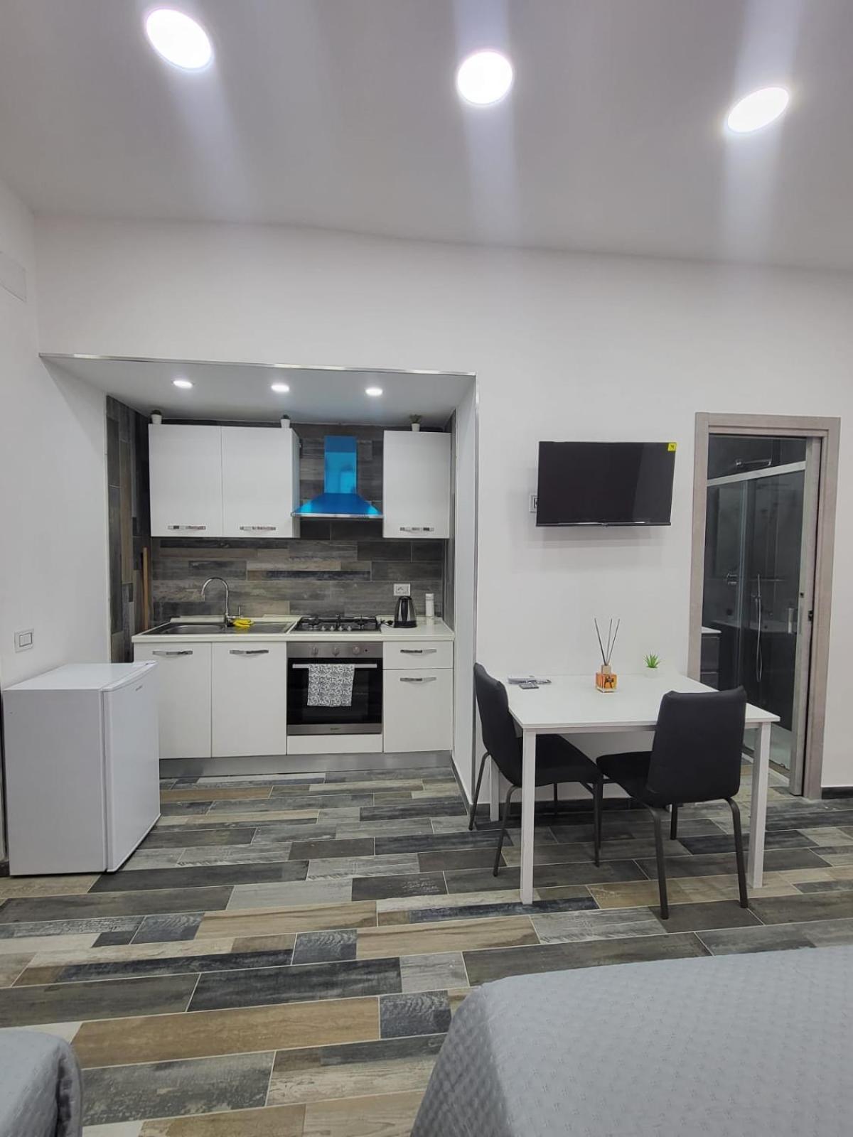 Apartament L'Approdo Di Dante Neapol Zewnętrze zdjęcie