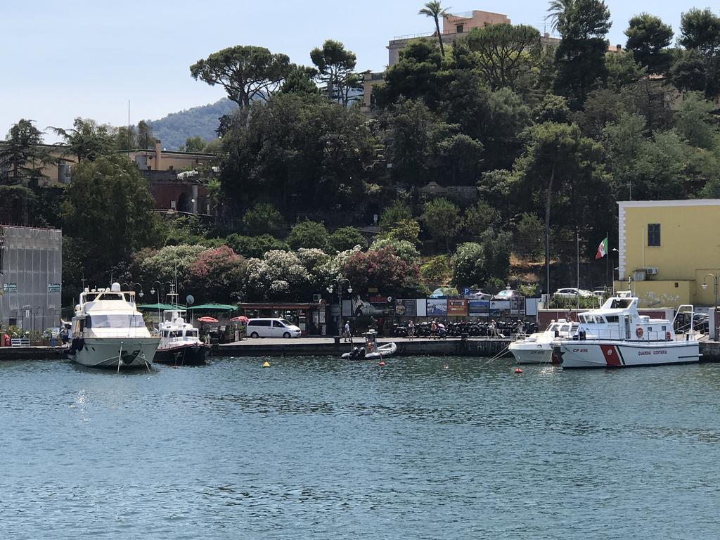 Apartament L'Approdo Di Dante Neapol Zewnętrze zdjęcie
